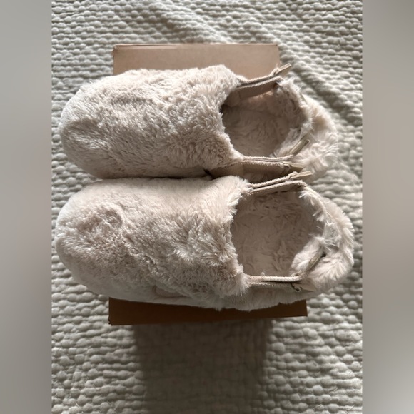 Nike Calm Mule SE Beige Fur Slippers Slides Off White FZ3119-100 Women’s Size 8 - Picture 2 of 5